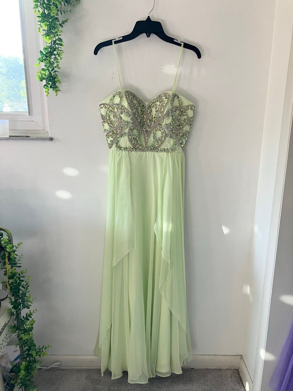 Tony Bowls Formal Homecoming Prom Lime Green Beaded Gown Dress